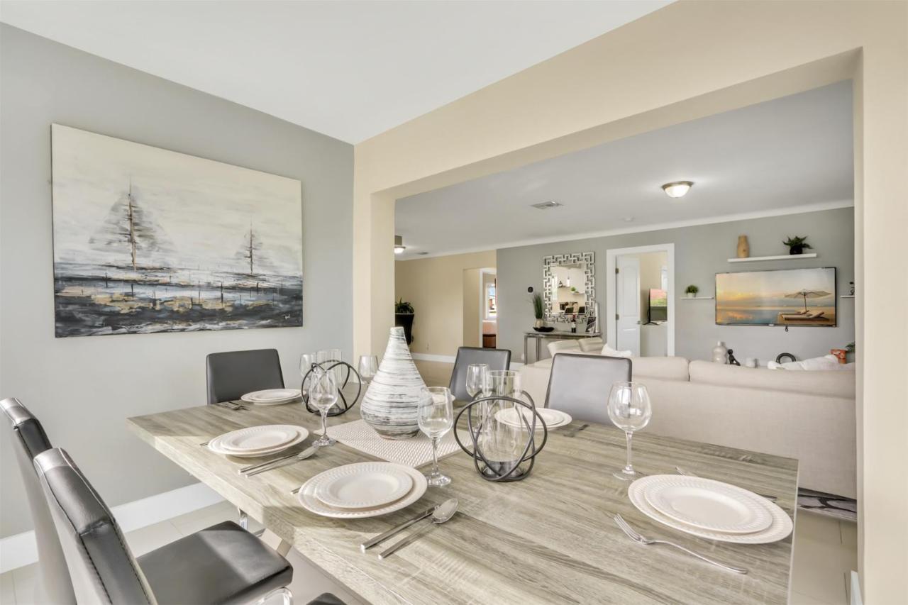 Bright Pompano Beach With Pool Access Buitenkant foto